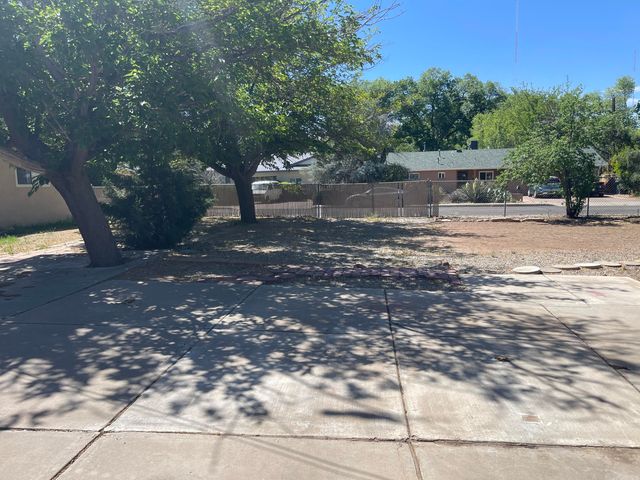 901 Zearing Place NW, Albuquerque, NM 87104