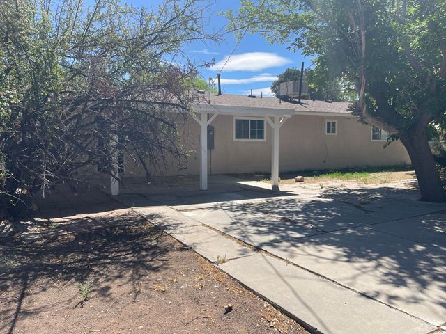 901 Zearing Place NW, Albuquerque, NM 87104