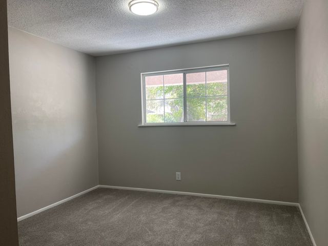 901 Zearing Place NW, Albuquerque, NM 87104