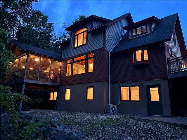 2833 50th Avenue, Osceola, WI 54020