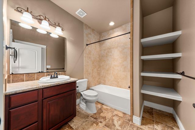 10403 N Navaho Dr, Spokane, WA 99208