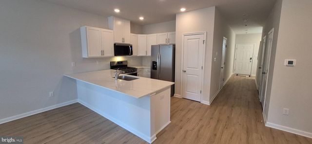 18 REAGAN DR, Runnemede, NJ 08078