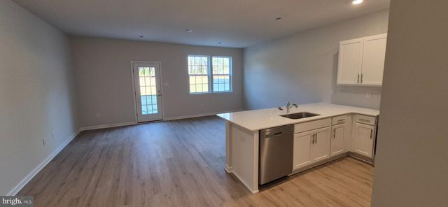 18 REAGAN DR, Runnemede, NJ 08078