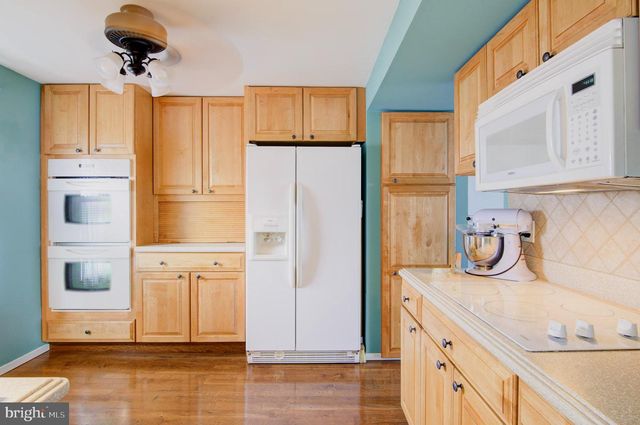 144 E ORANGE CT, Parkville, MD 21234