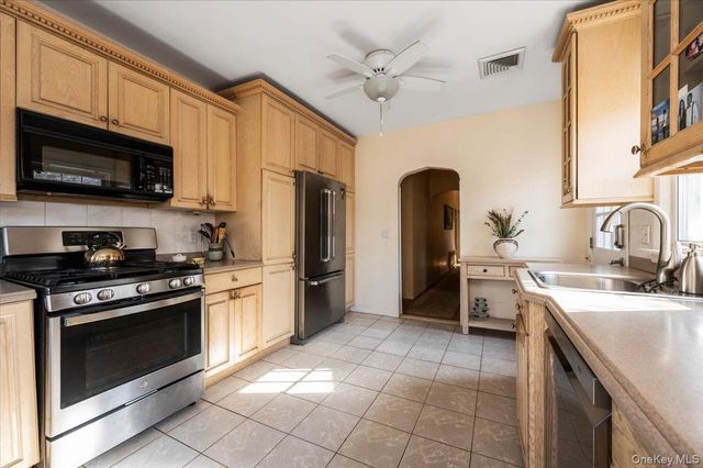 307 W Penn Street, Long Beach, NY 11561