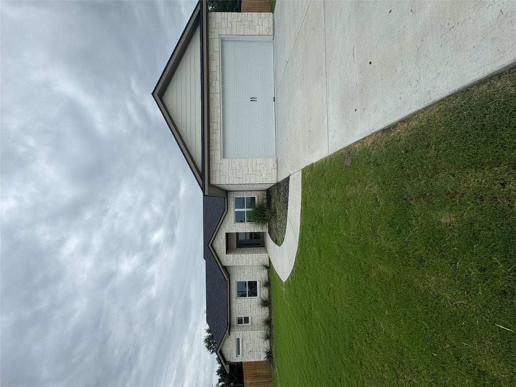 804 Gauge RD, Thorndale, TX 76577