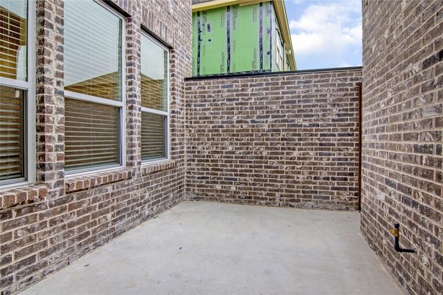 4536 English Maple Drive, Arlington, TX 76005