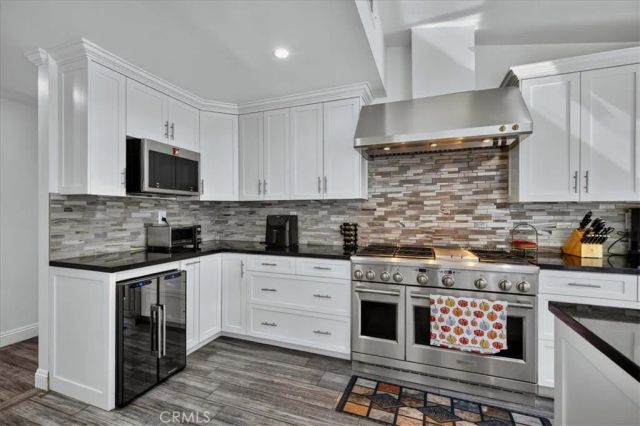 6754 S Garth, Los Angeles, CA 90056