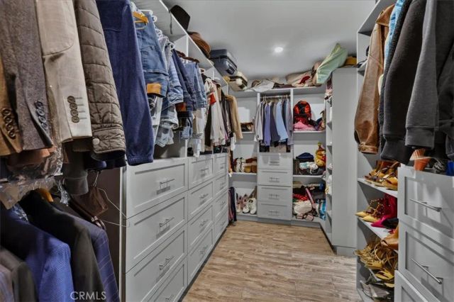6754 S Garth, Los Angeles, CA 90056