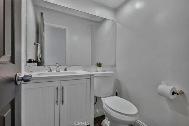 6754 S Garth, Los Angeles, CA 90056