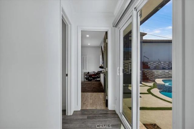 6754 S Garth, Los Angeles, CA 90056