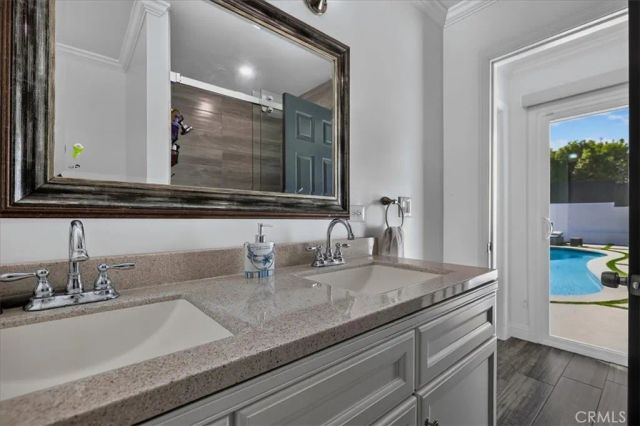 6754 S Garth, Los Angeles, CA 90056
