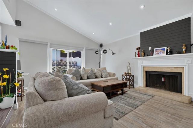6754 S Garth, Los Angeles, CA 90056
