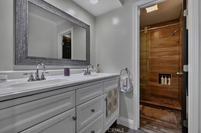 6754 S Garth, Los Angeles, CA 90056