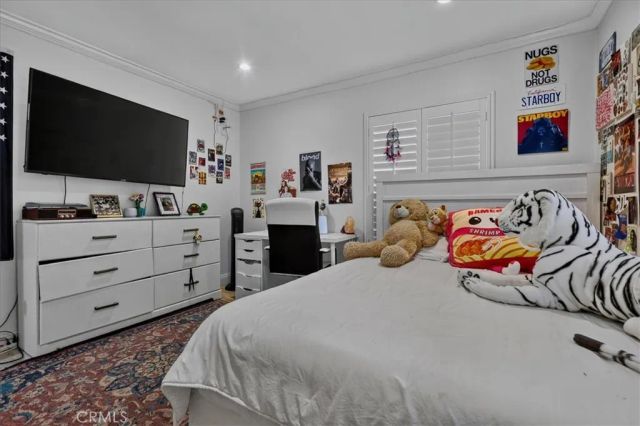 6754 S Garth, Los Angeles, CA 90056
