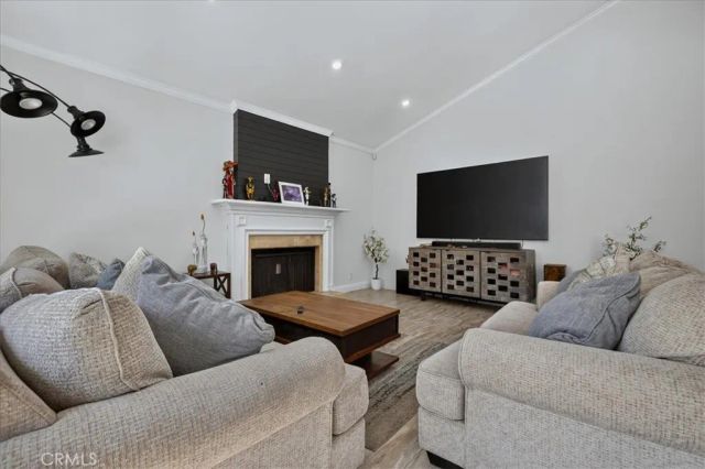 6754 S Garth, Los Angeles, CA 90056