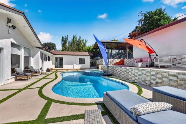 6754 S Garth, Los Angeles, CA 90056