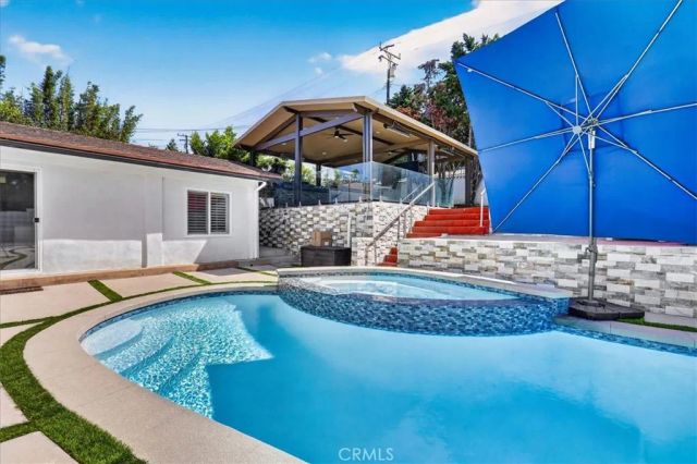 6754 S Garth, Los Angeles, CA 90056