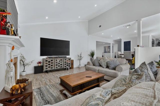 6754 S Garth, Los Angeles, CA 90056