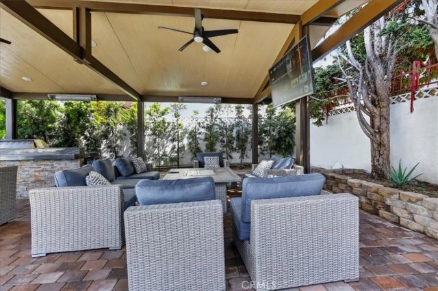 6754 S Garth, Los Angeles, CA 90056