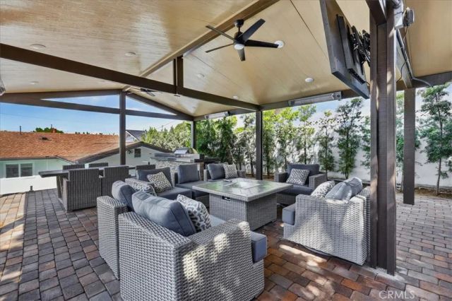6754 S Garth, Los Angeles, CA 90056