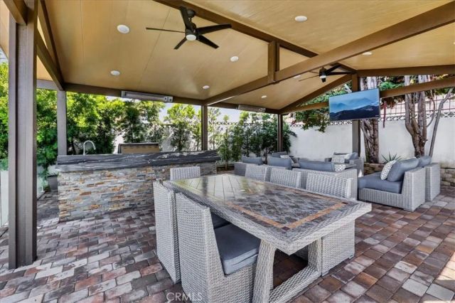 6754 S Garth, Los Angeles, CA 90056