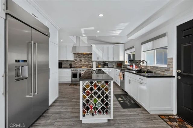 6754 S Garth, Los Angeles, CA 90056