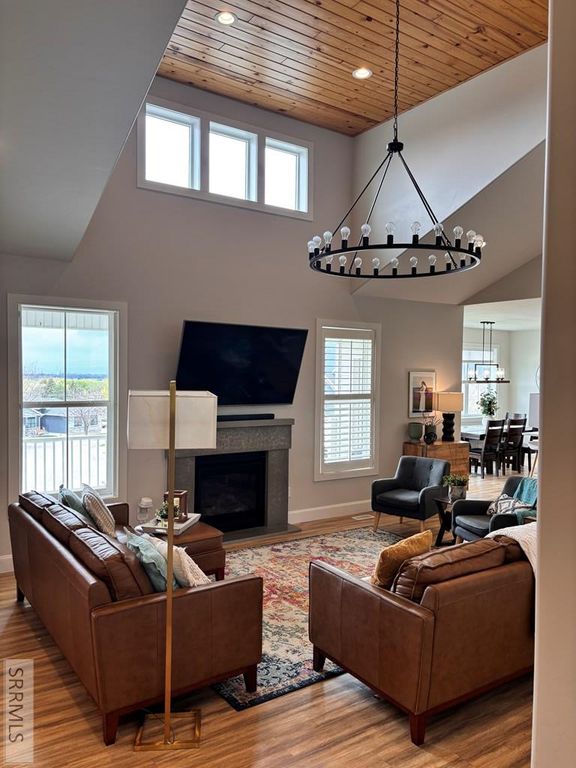 Image 5 of property listing at 3112 S Chartwell Gardens, Ammon, ID 83406