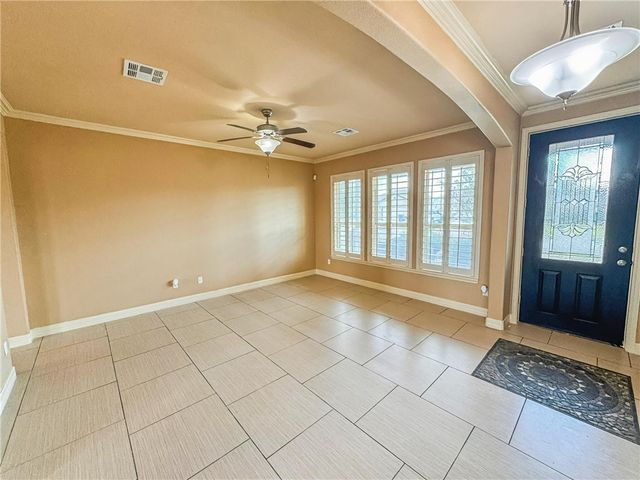 1832 Bay Landing Dr, Portland, TX 78374