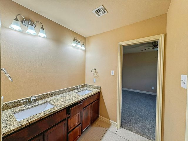 1832 Bay Landing Dr, Portland, TX 78374
