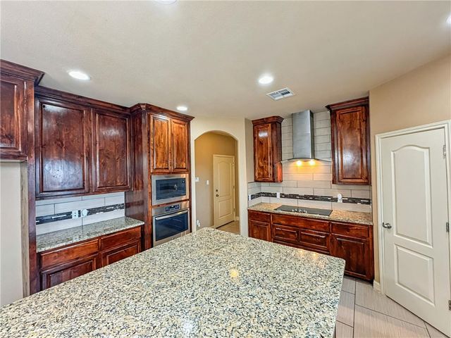 1832 Bay Landing Dr, Portland, TX 78374