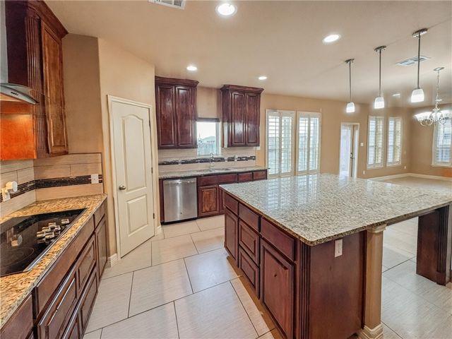 1832 Bay Landing Dr, Portland, TX 78374