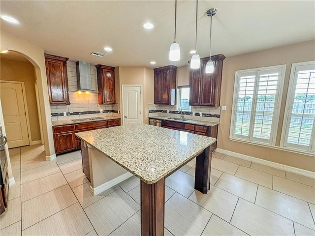 1832 Bay Landing Dr, Portland, TX 78374