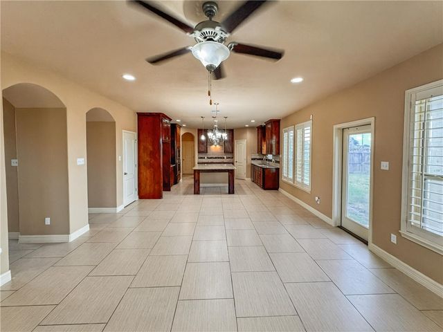 1832 Bay Landing Dr, Portland, TX 78374