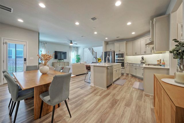 8733 Mina DR, Austin, TX 78747