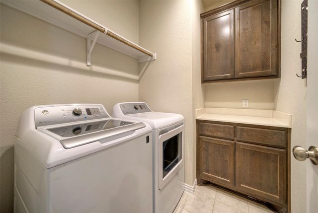 8733 Mina DR, Austin, TX 78747