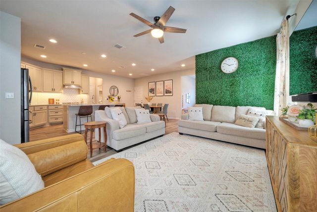 8733 Mina DR, Austin, TX 78747