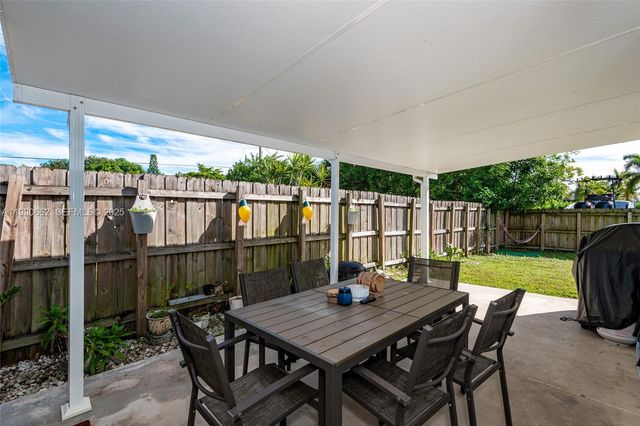 6120 SW 38th St, Davie, FL 33314