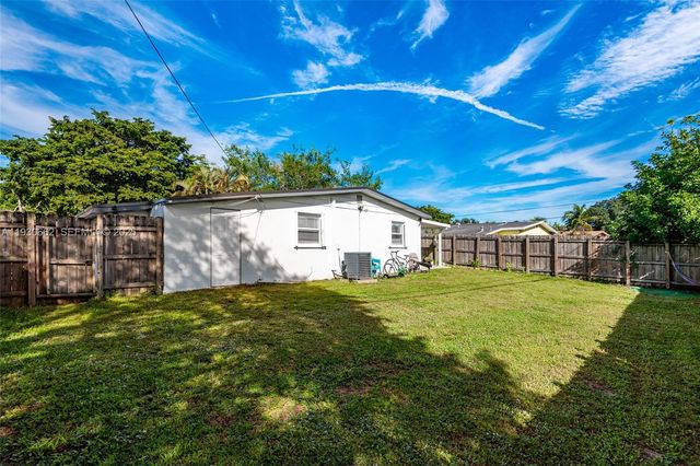 6120 SW 38th St, Davie, FL 33314