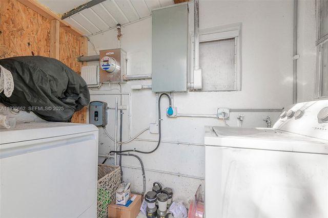 6120 SW 38th St, Davie, FL 33314