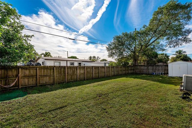 6120 SW 38th St, Davie, FL 33314