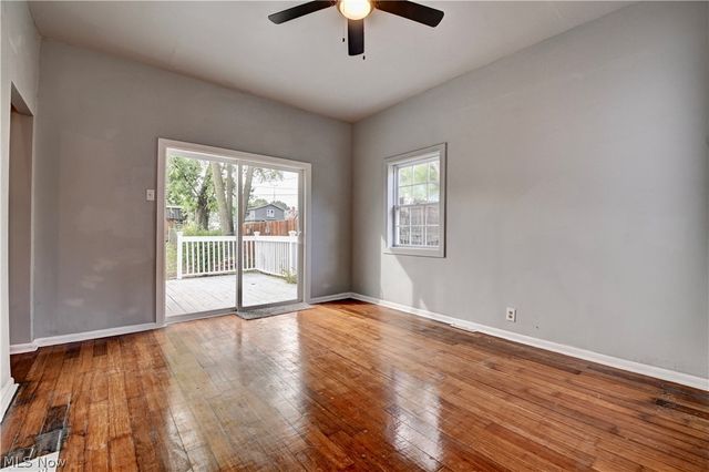 325 W Maryland Avenue, Sebring, OH 44672
