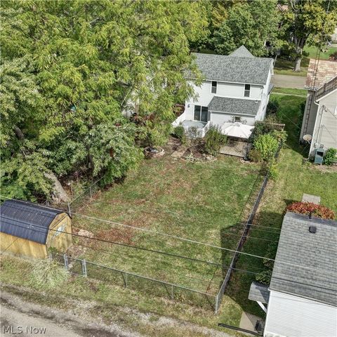 325 W Maryland Avenue, Sebring, OH 44672