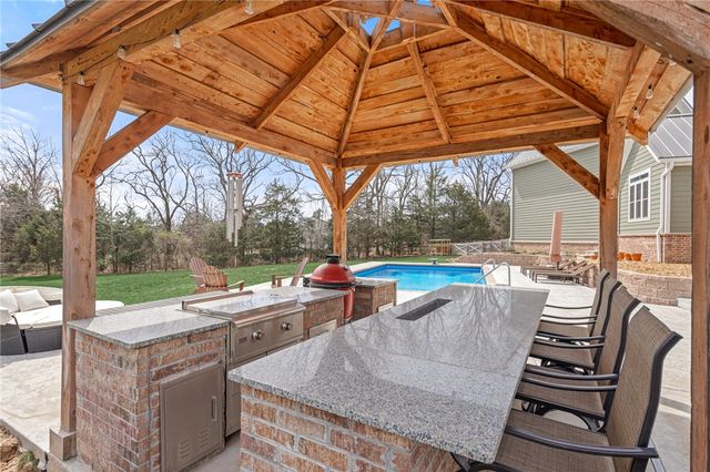 18829 Sugar Creek Road, Garfield, AR 72732