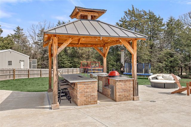 18829 Sugar Creek Road, Garfield, AR 72732
