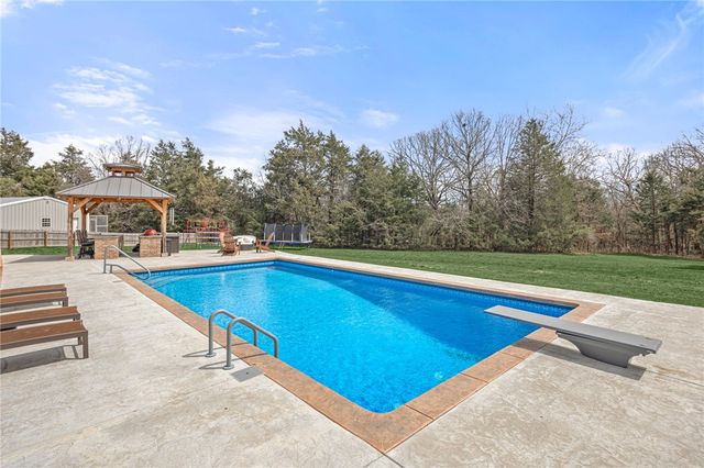 18829 Sugar Creek Road, Garfield, AR 72732