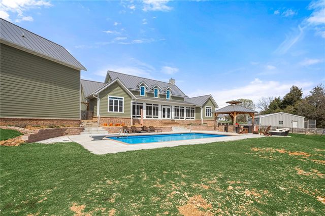 18829 Sugar Creek Road, Garfield, AR 72732