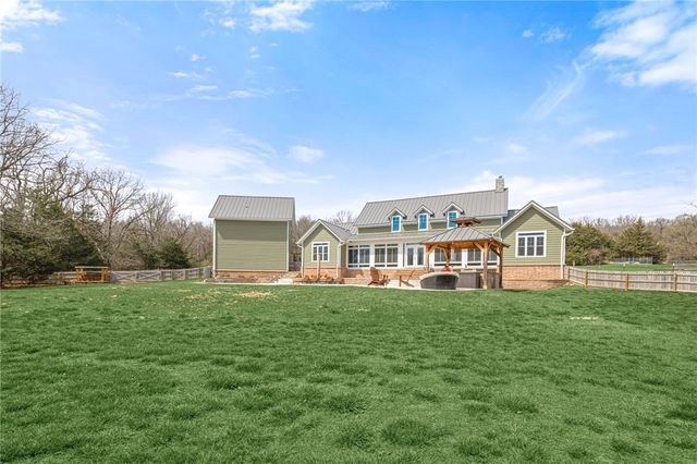 18829 Sugar Creek Road, Garfield, AR 72732