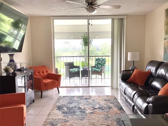 8900 Washington Blvd 415, Pembroke Pines, FL 33025