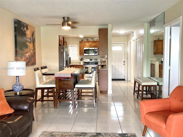 8900 Washington Blvd 415, Pembroke Pines, FL 33025